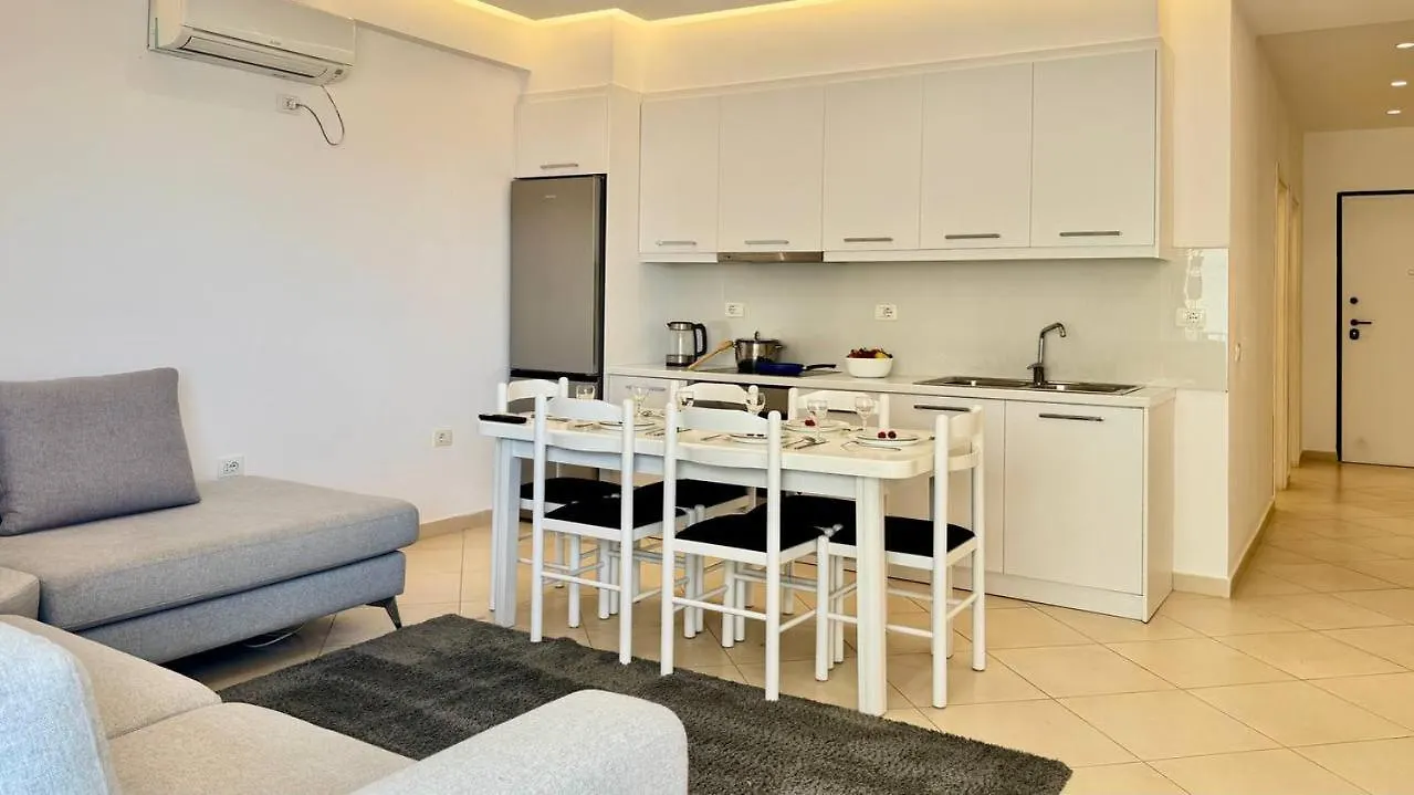 Sea And City View Apartment ساراندا 0*,  ألبانيا