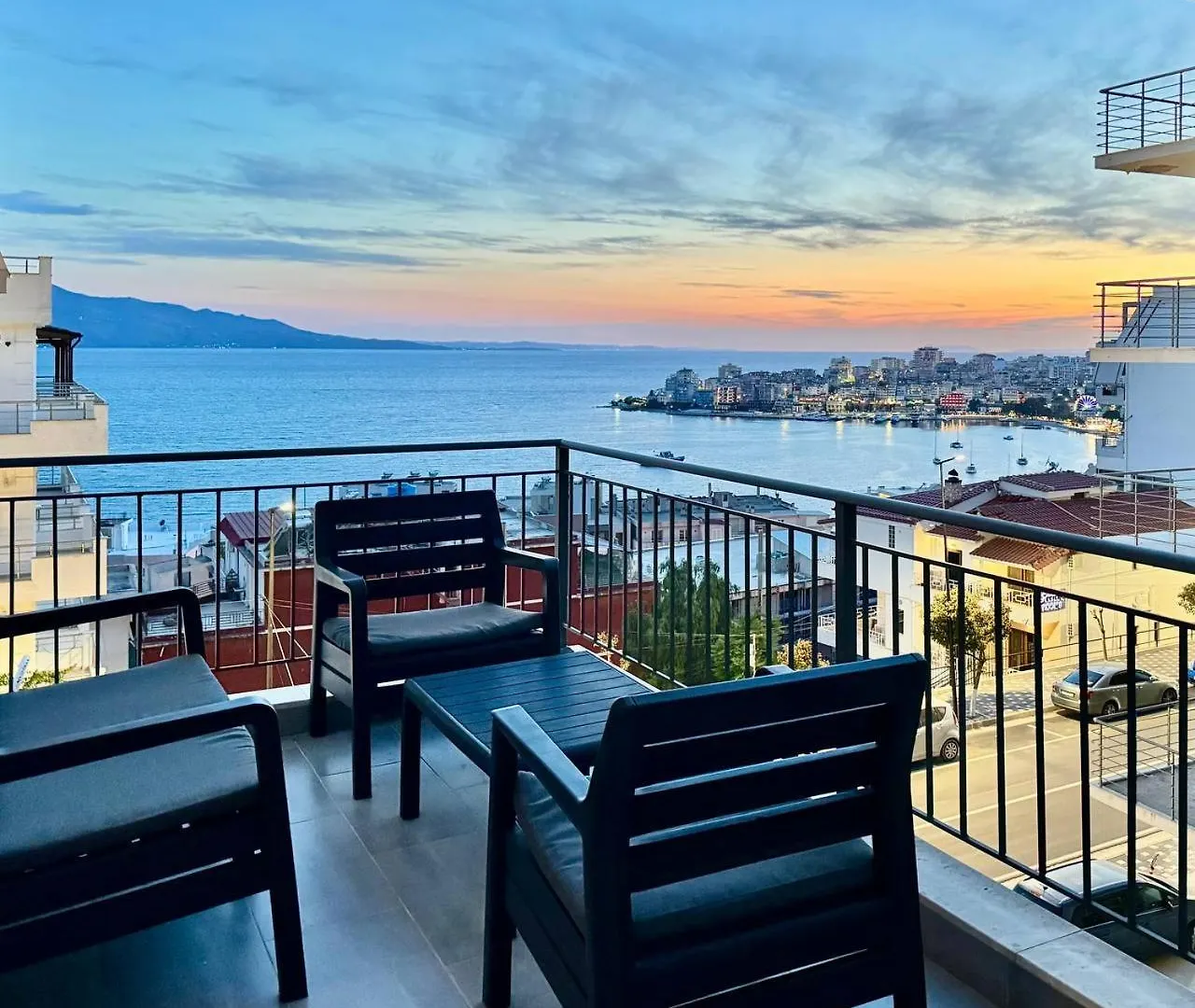 Sea And City View Apartment ساراندا ألبانيا