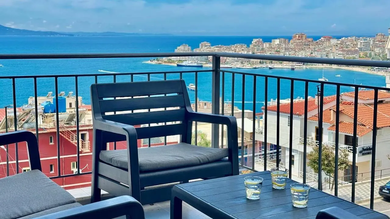 Sea And City View Apartment ساراندا