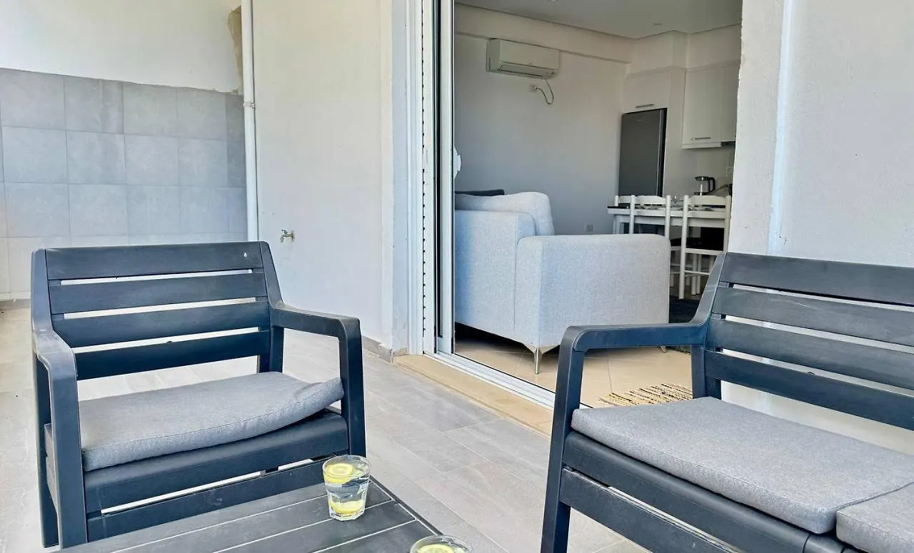 Sea And City View Apartment ساراندا